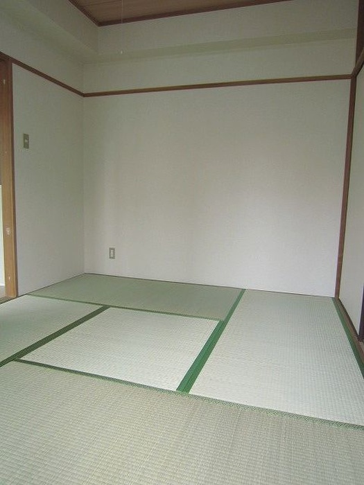 居室 三ツ木駅前ビル