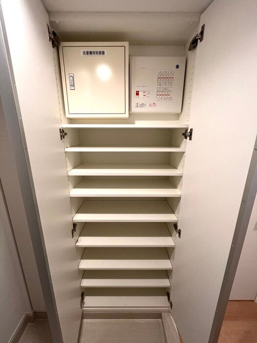 収納 サニバス飯田橋