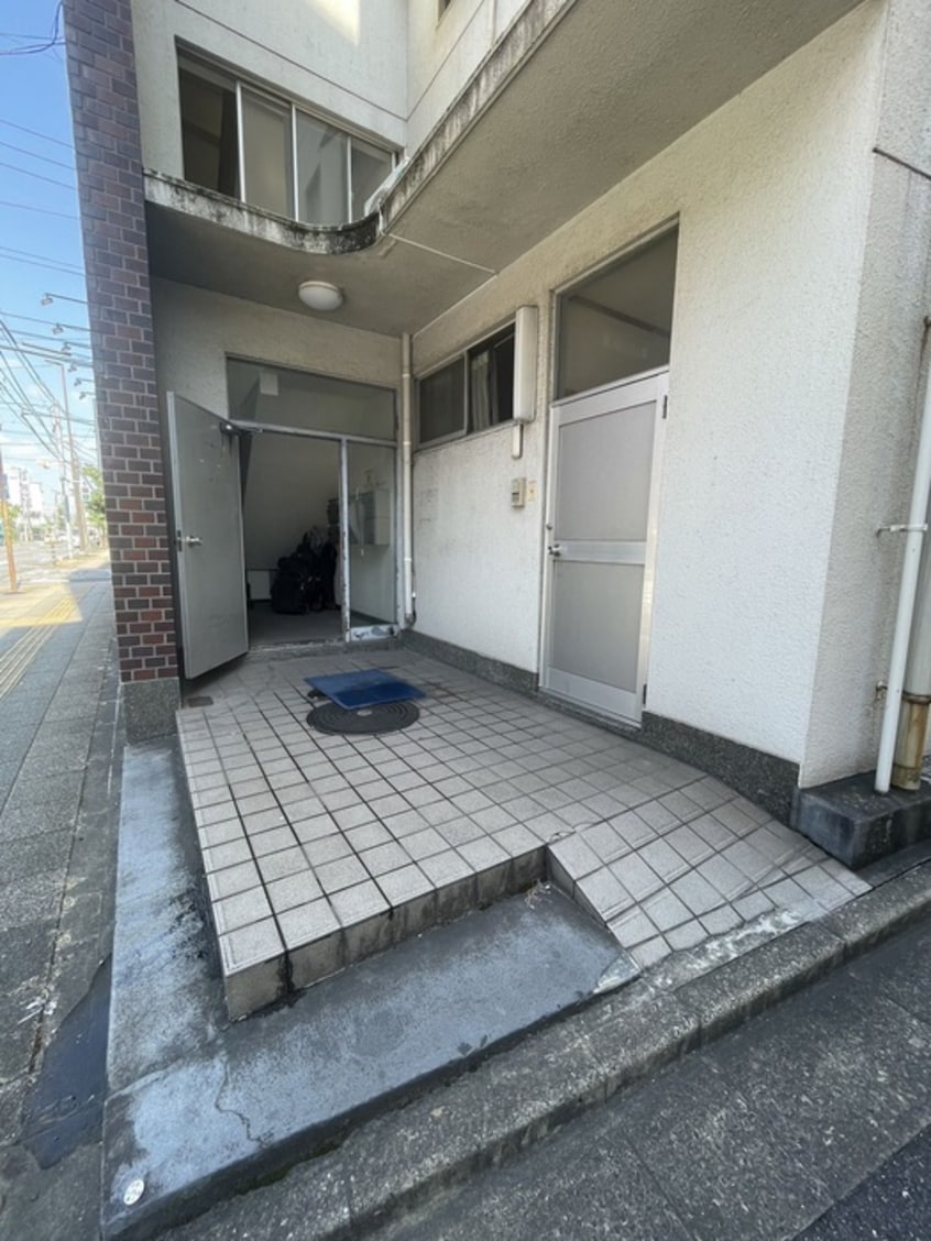 エントランス部分 大和ビル院内