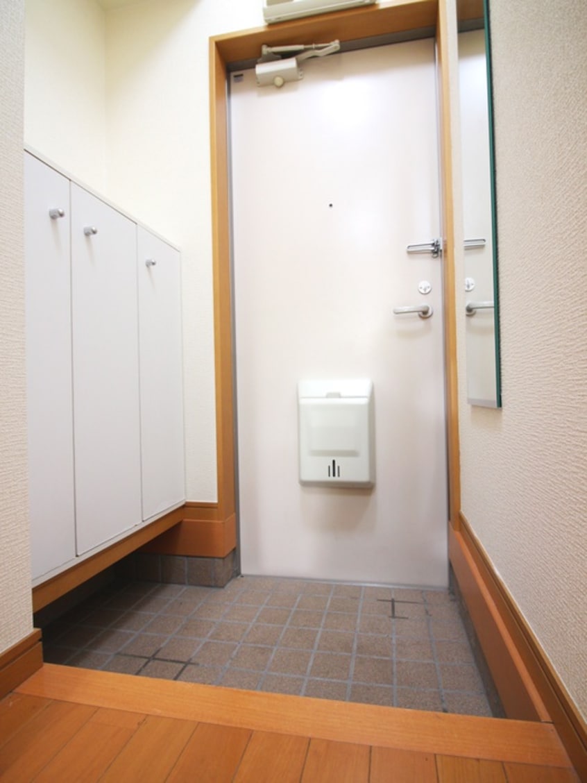 玄関 スリー・Ｗｏｏｄ