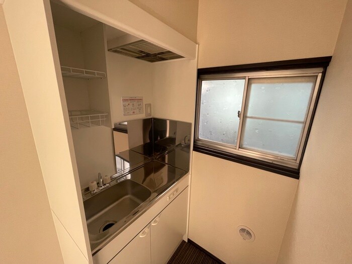 キッチン ウッディコーポ東六月町