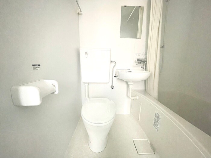 トイレ ウッディコーポ東六月町