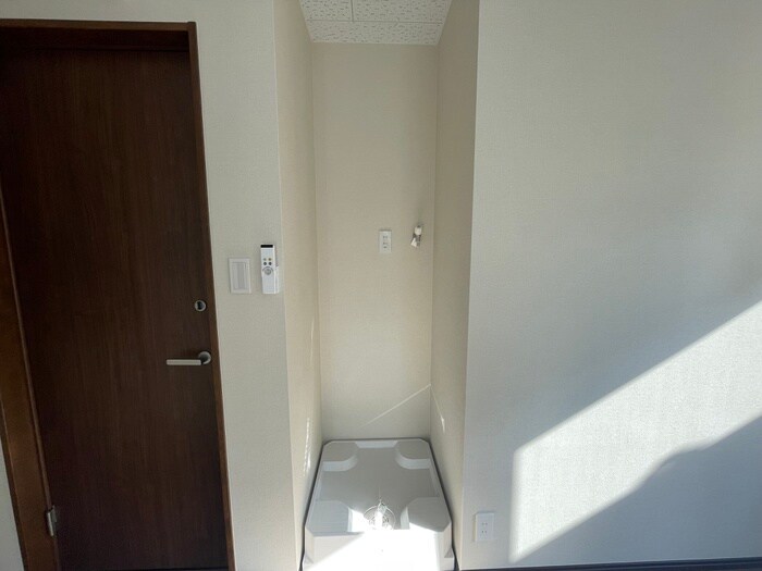 洗濯機置場 ウッディコーポ東六月町