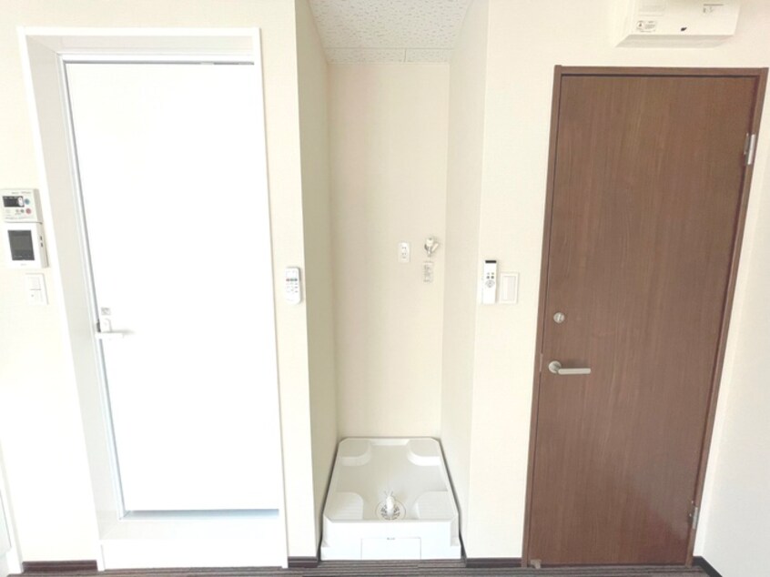 洗濯機置場 ウッディコーポ東六月町