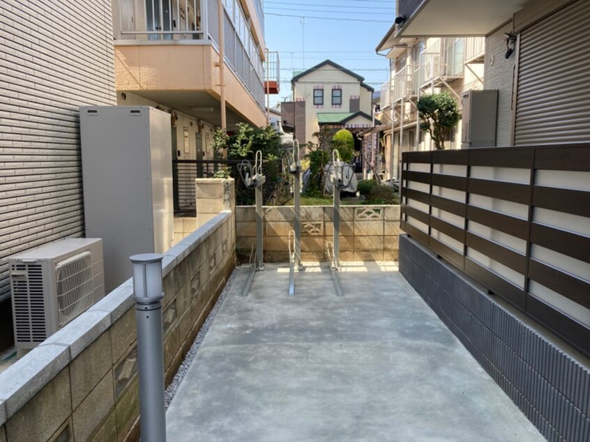 駐輪場 メゾン・ココ草加