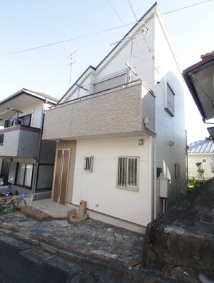 三ツ沢上町貸家