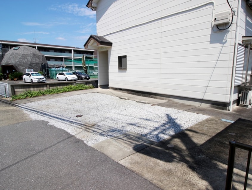駐車場 エデンハウス