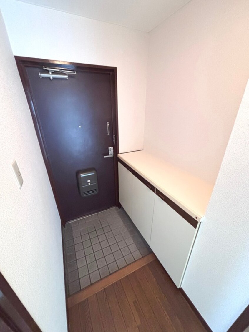 玄関 ベルメゾン大東