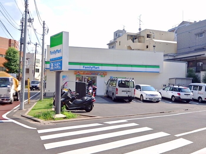 ファミリーマート下馬駒沢通り店(コンビニ)まで505m SOU GAKUGEIDAIGAKU