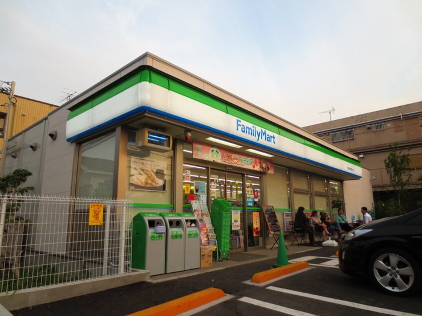 ファミリーマート世田谷松葉通り店(コンビニ)まで110m ソレアードまつば