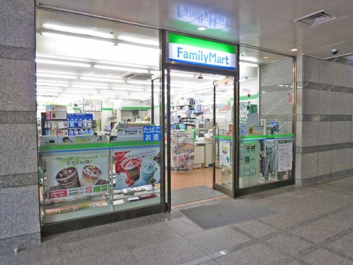 ファミリーマート 御殿山トラストタワー店(コンビニ)まで390m クロスレジデンス大崎