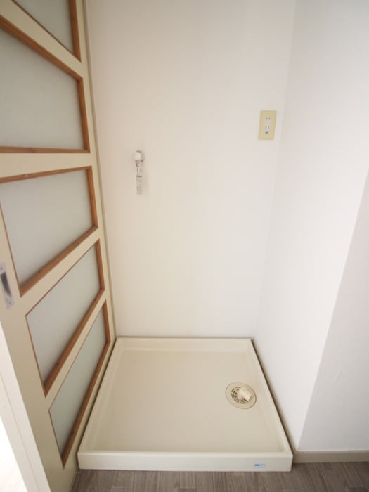 洗濯機置場 シャルマン２