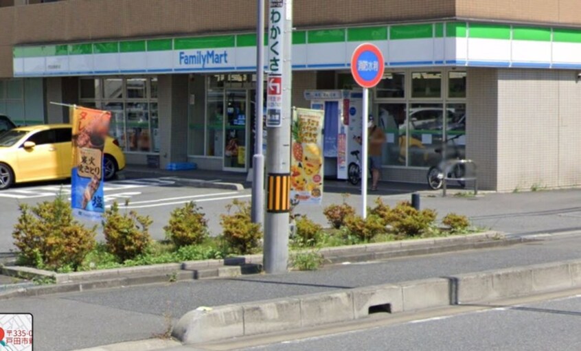 ファミリーマート(コンビニ)まで307m メアヌイ北戸田