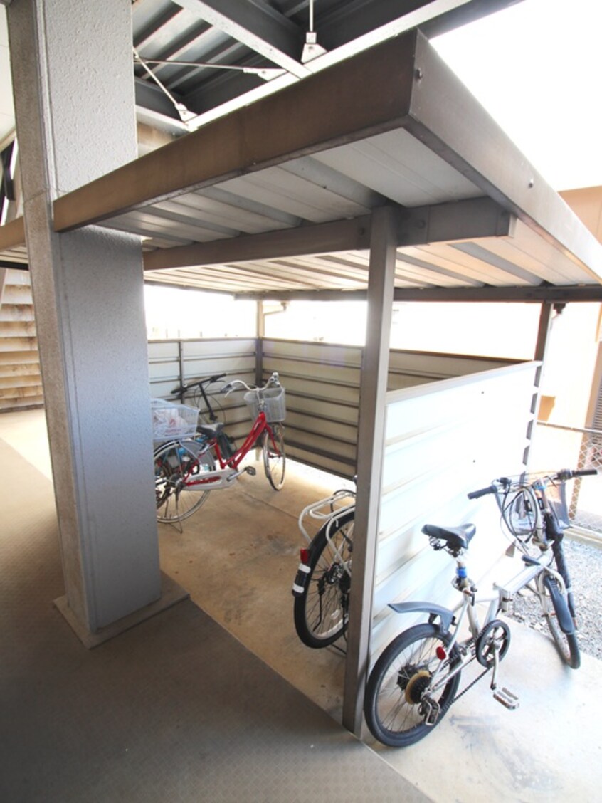 駐輪場 メルべーユ 三芳野