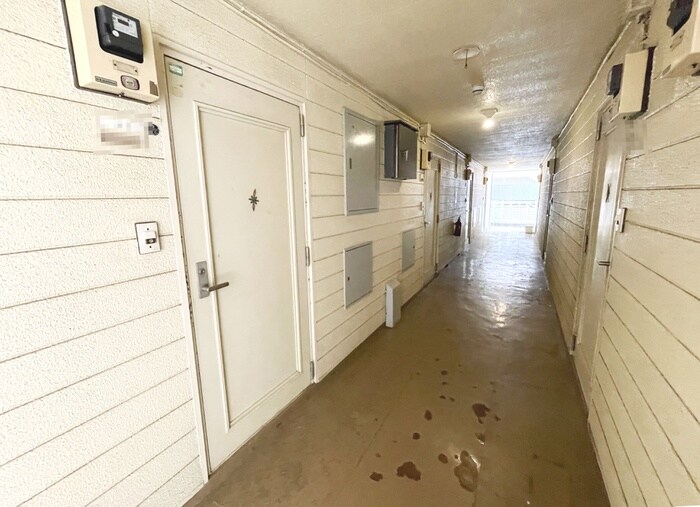 廊下 ホワイトコ－トＫＡＹＡ