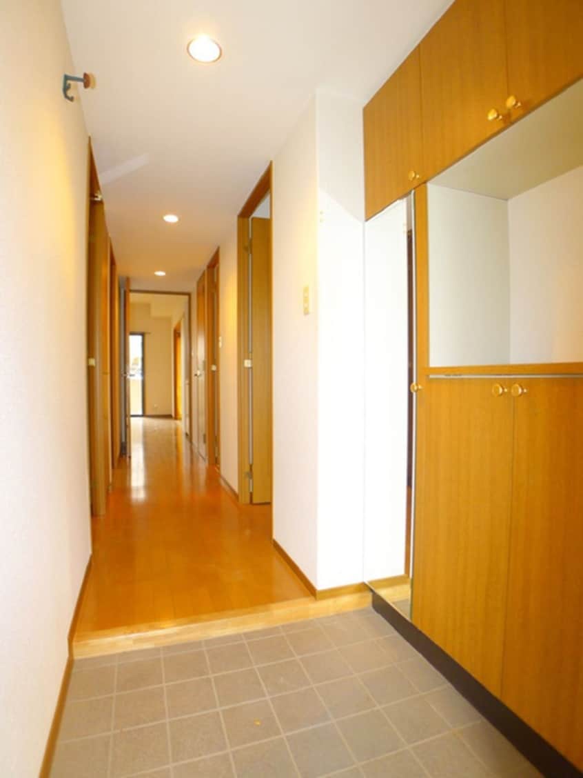 玄関 サニーフォレスト藤原弐番館