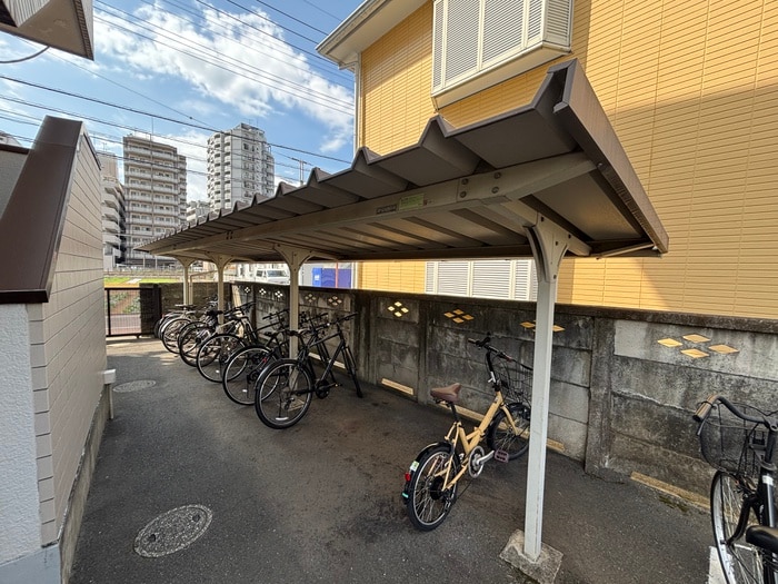 駐輪場 エミネンス聖蹟