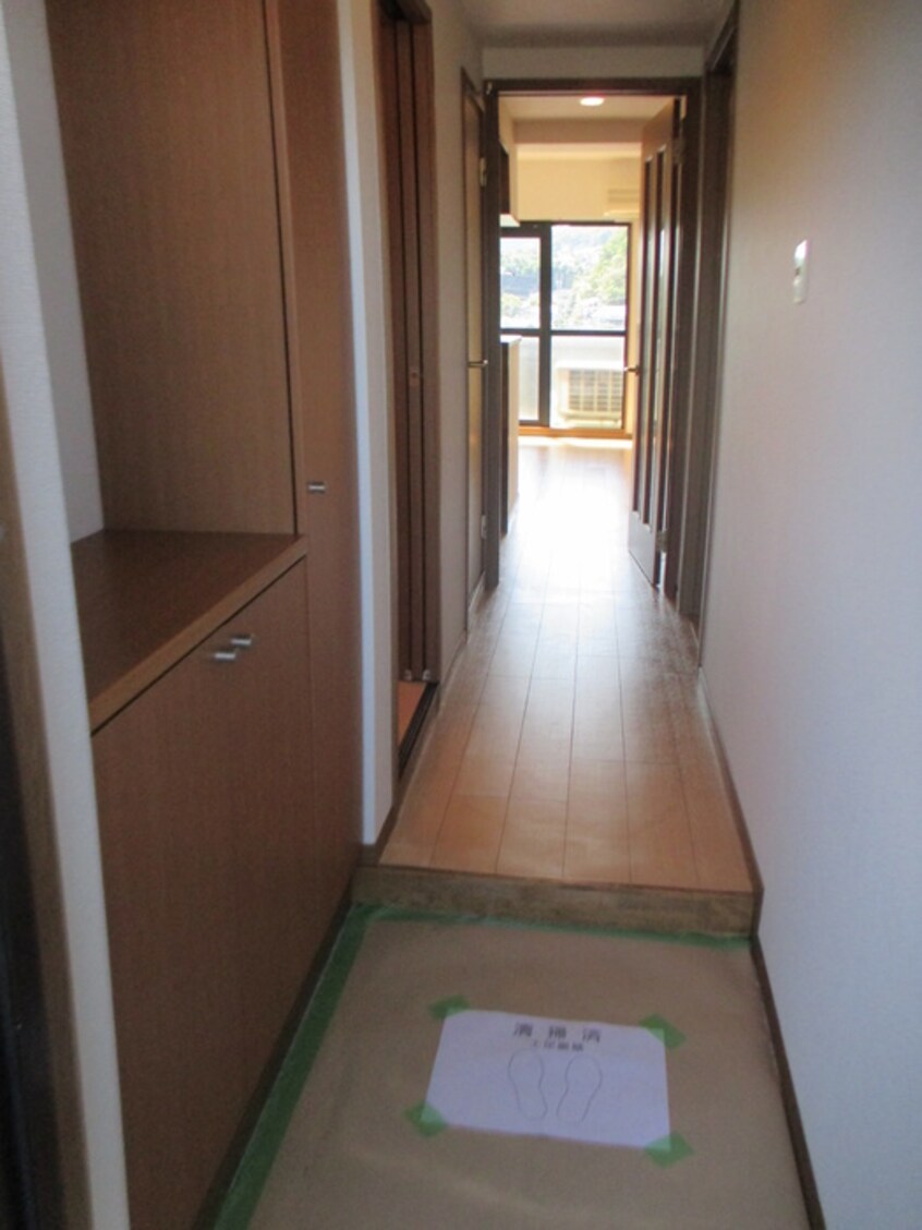 玄関 アンソレイエ　アオキ