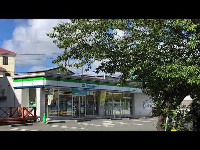 ファミリーマート金谷店(コンビニ)まで223m コーポサチＡ