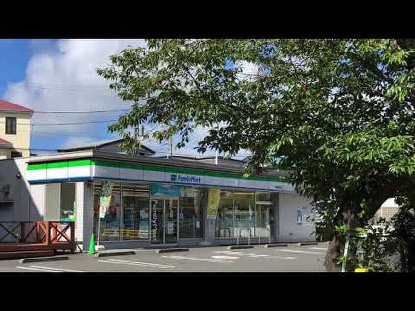 ファミリーマート金谷店(コンビニ)まで223m コーポサチＡ