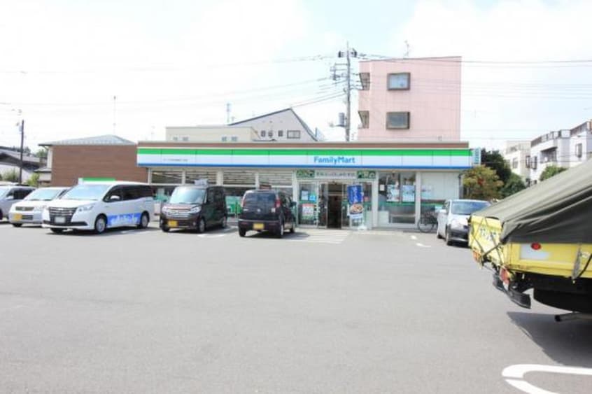 ファミリーマート　サンズ中央林間4丁目店(コンビニ)まで315m セドルハイムモリカワ Ｂ棟