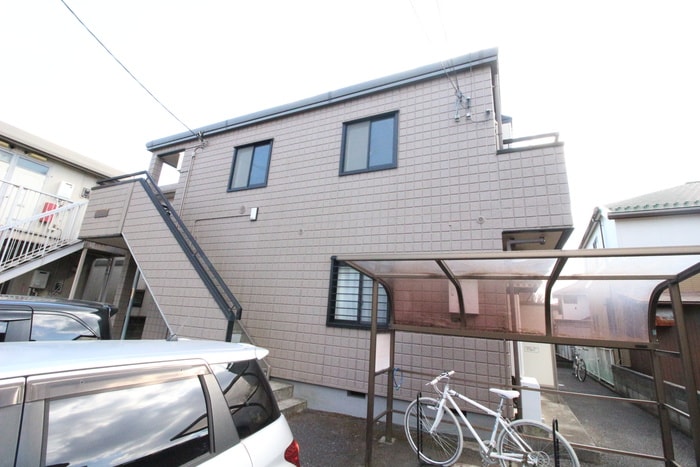 駐輪場 ルーチェ