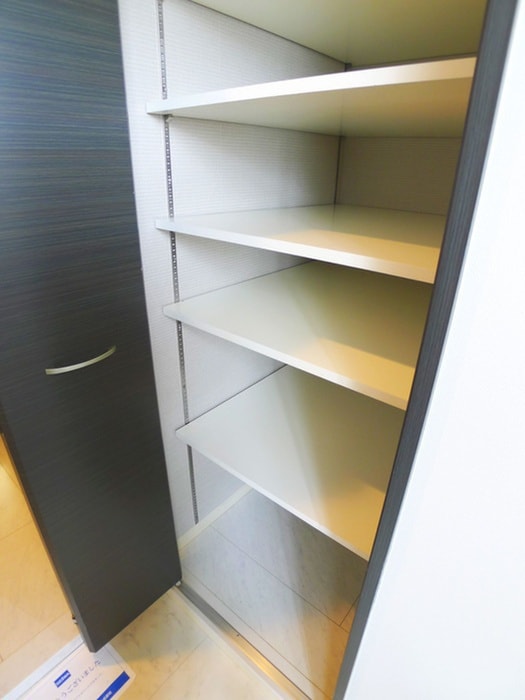 靴箱 アン・ボルヌ