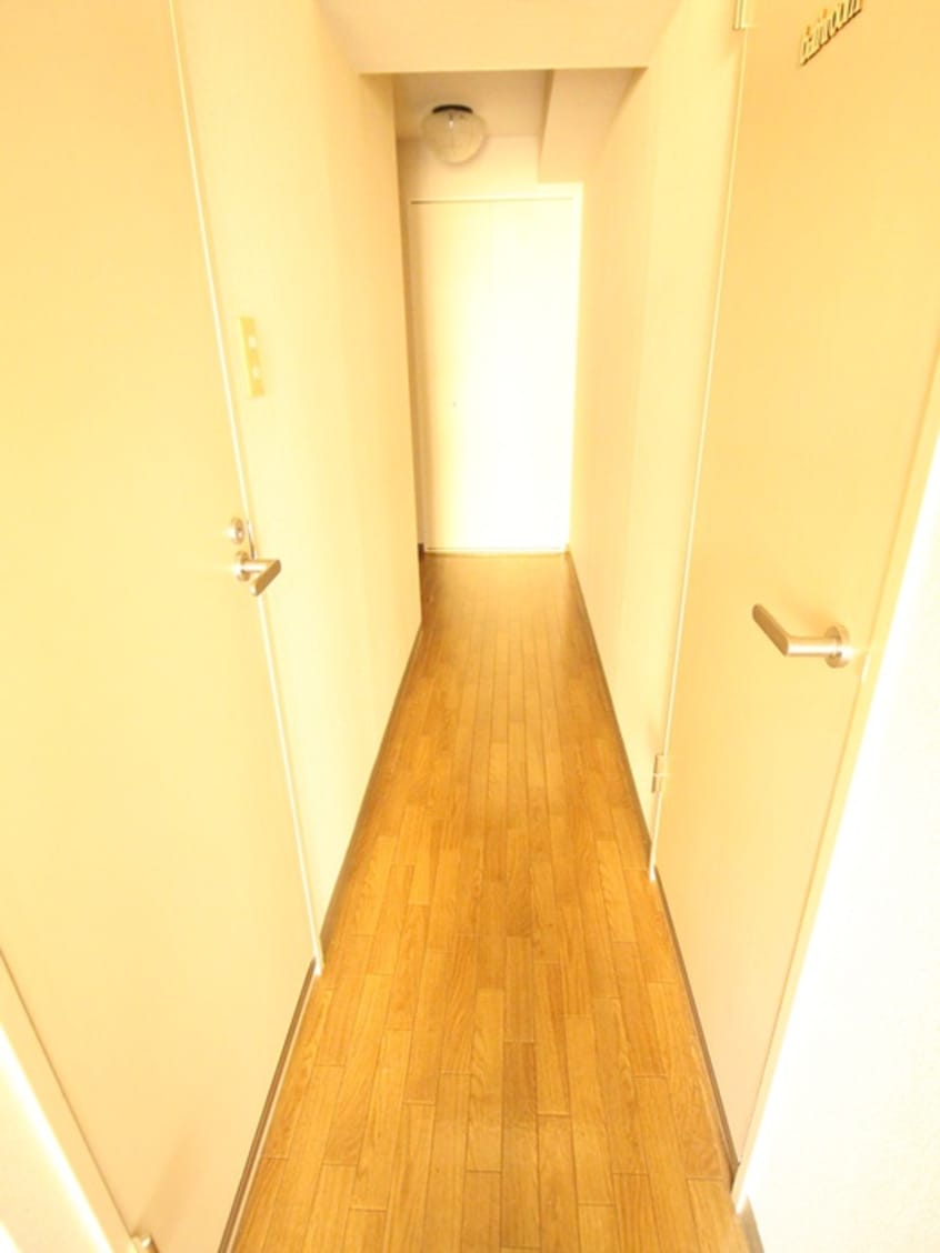 廊下 グランシャリオ国立