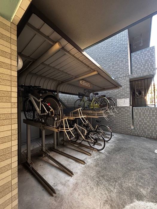 駐輪場 Azay・le・Rideau