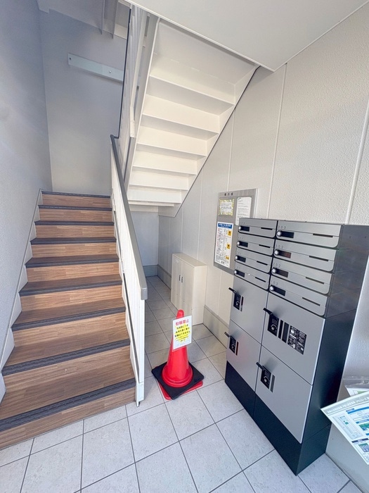 エントランス部分 らくふくビル