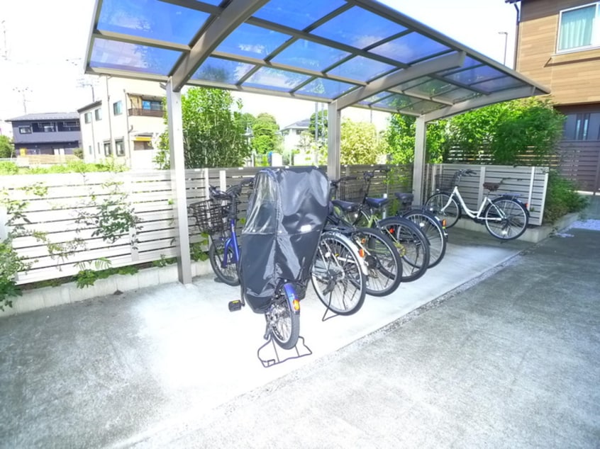 バイク置き場 モン　トレゾール
