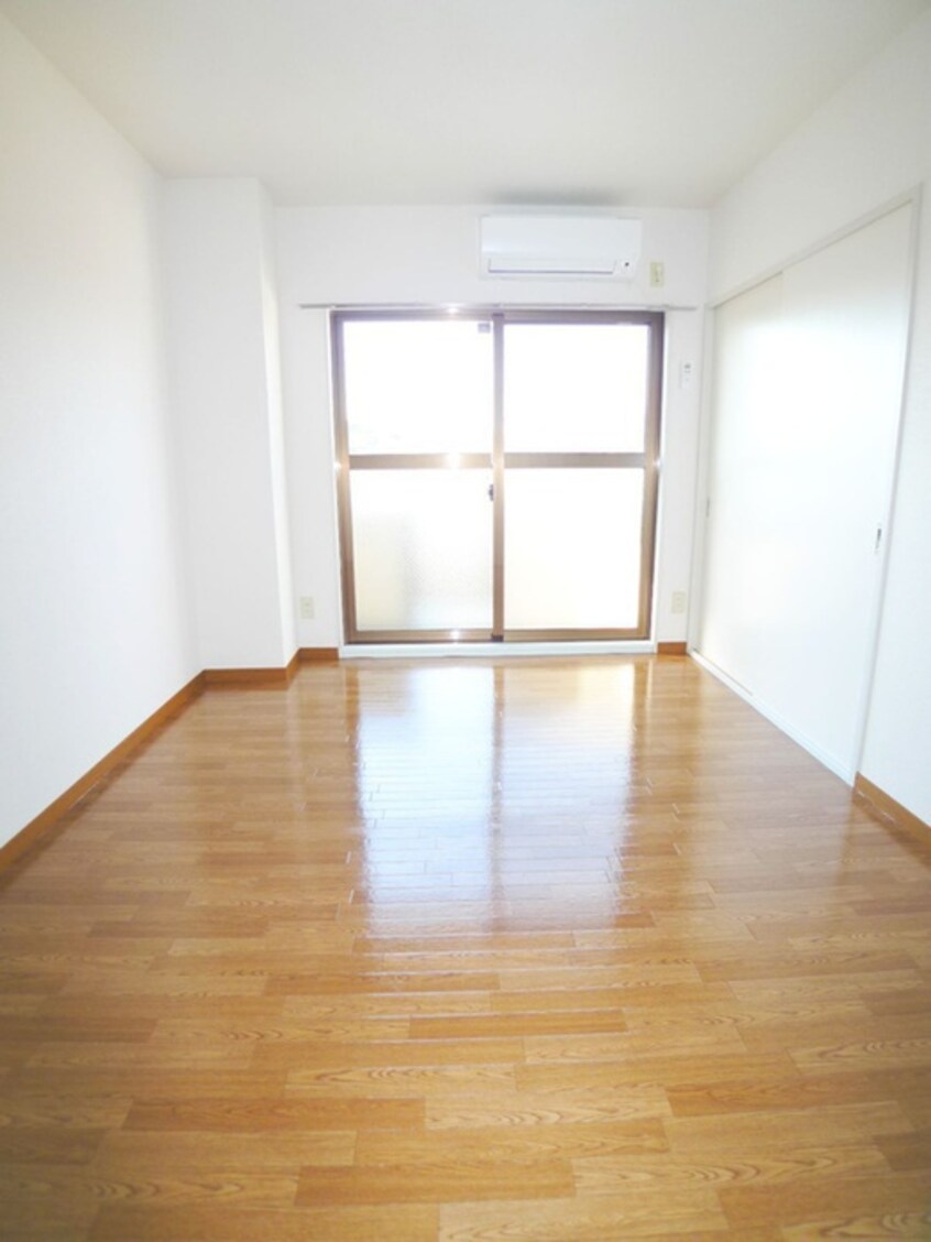 居室 メゾンド―ル  ２