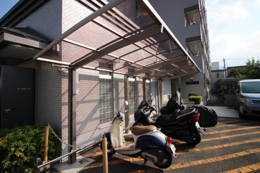 バイク置き場 セントポール川口