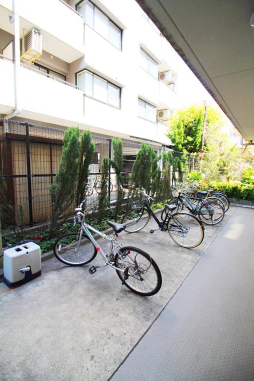 駐輪場 Ｂｅｌｌｅｚｚａ　Ｍｅｇｕｒｏ