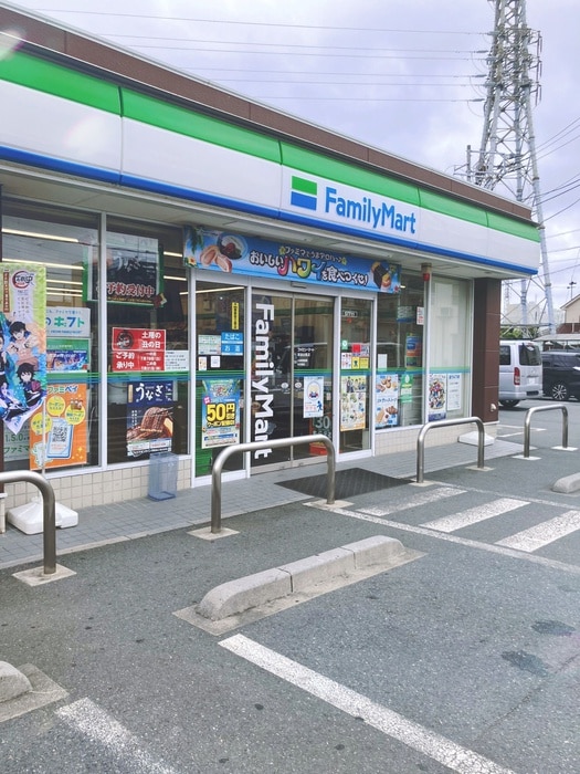 ファミリーマート草加谷塚店(コンビニ)まで450m コ－ポＦ．Ｙ．