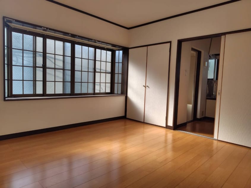 居室 クロ－バ－フラット ２