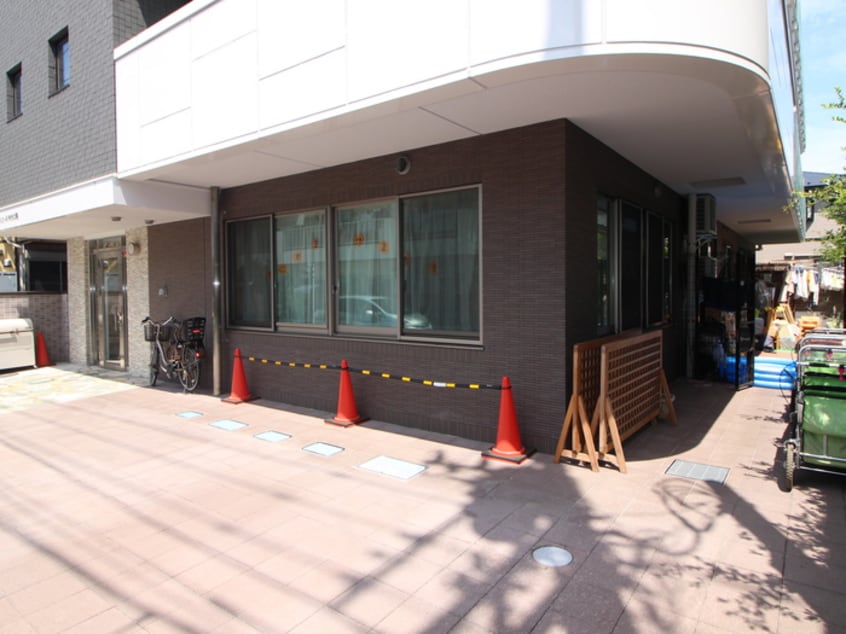 もこもこ保育園(幼稚園/保育園)まで296m クロ－バ－フラット ２