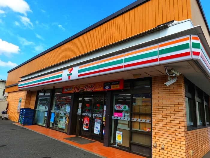 セブンイレブン草加西町保健所通り店(コンビニ)まで284m 第一フラワーマンション