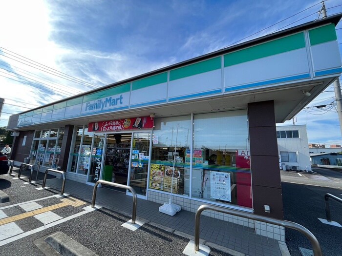 ファミリーマート入間下藤沢店(コンビニ)まで430m フレグランス978Ｂ