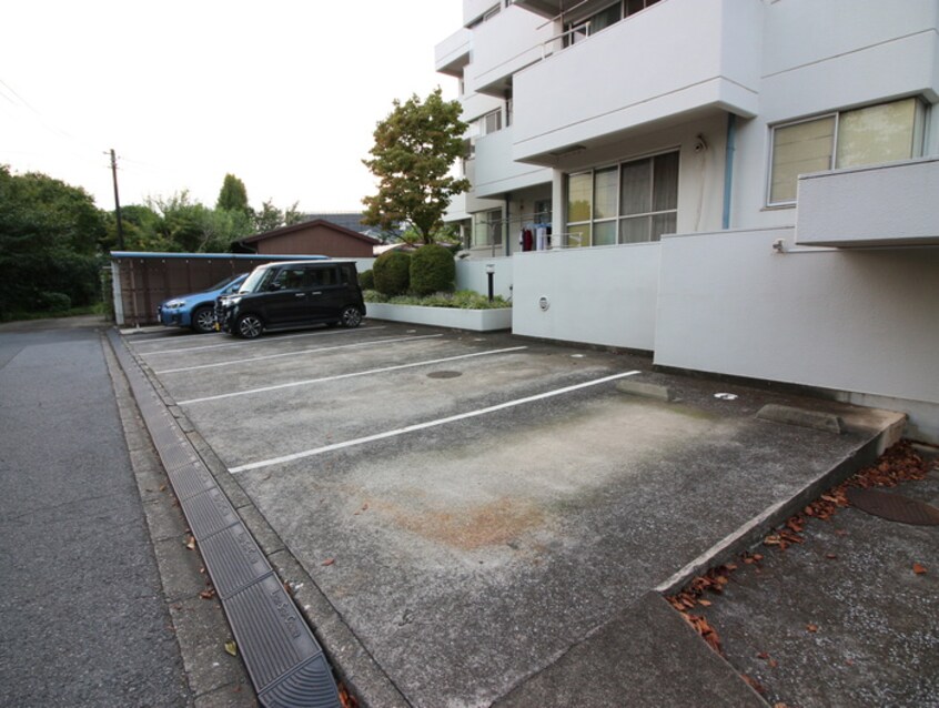 駐車場 ガ－デンハウス所沢