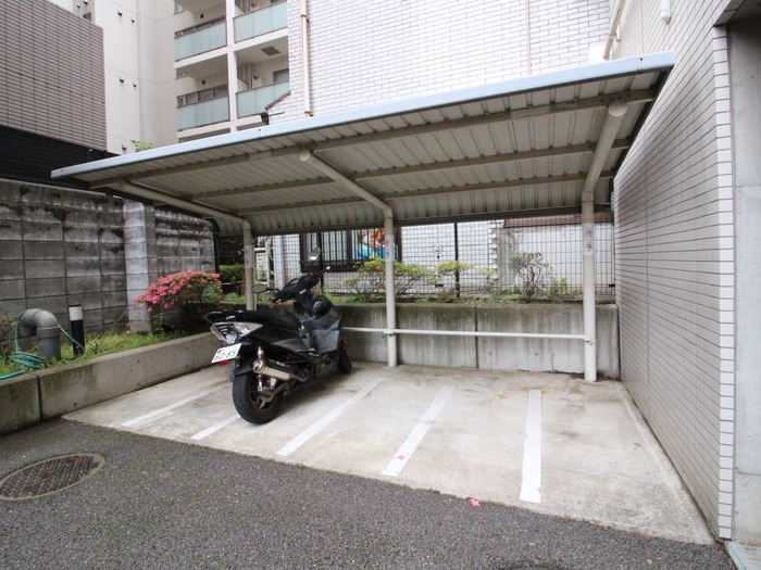 バイク置き場 パークアクシス南麻布