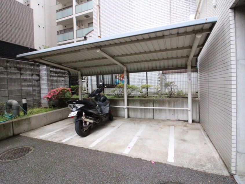 バイク置き場 パークアクシス南麻布