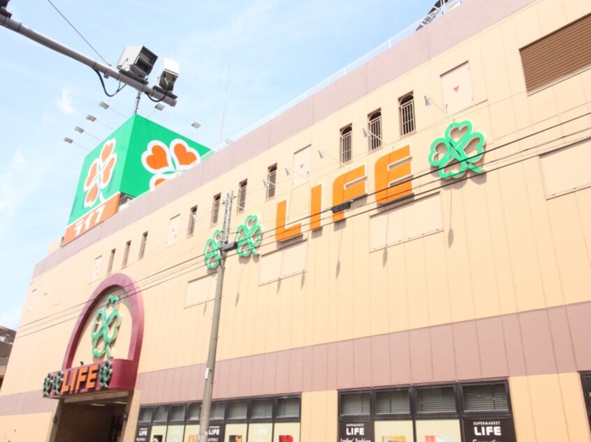 ライフ 経堂店(スーパー)まで737m ロイヤル杉本Ａ