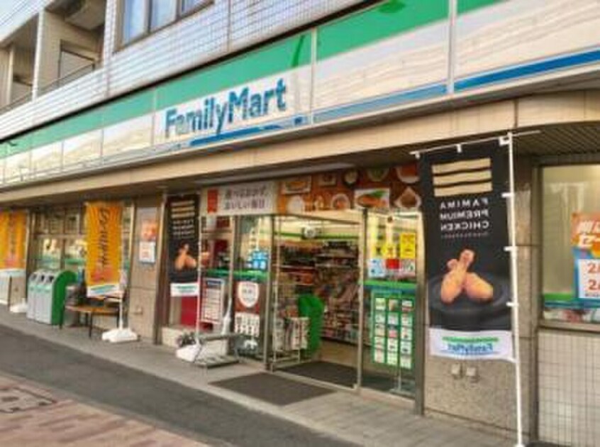 ファミリーマート玉川上水駅南口店(コンビニ)まで500m レジデンスベリール　Ｂ