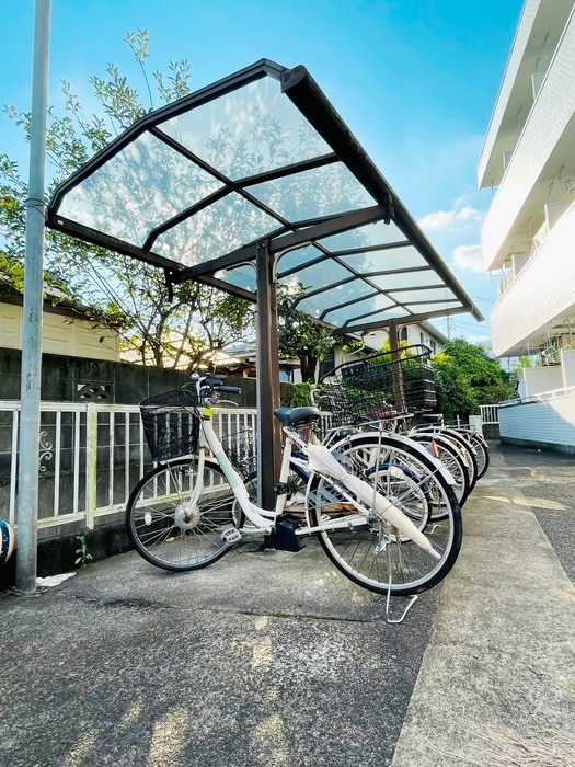 駐輪場 シャト－ロマネ