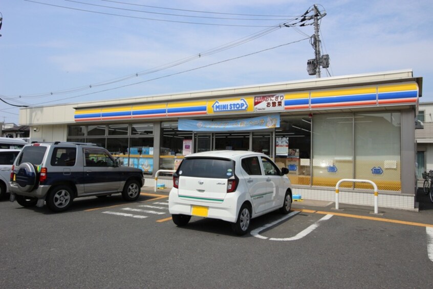 ミニストップ稲城矢野口店(コンビニ)まで80m ワコーレよみうりランド(202)