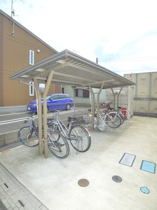 駐輪場 サンモール　B棟