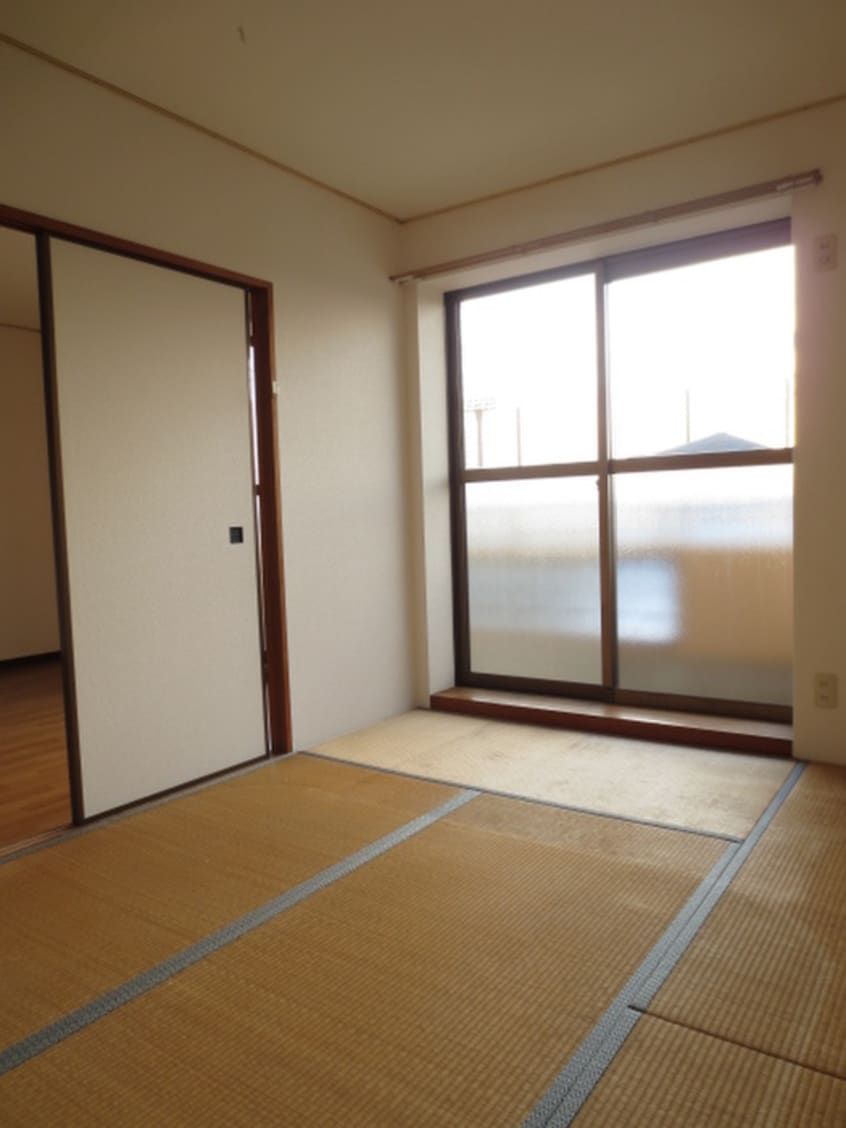 居室 ファミ－ル本郷