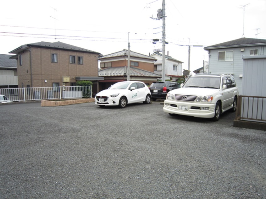 駐車場 ファミ－ル本郷