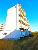 ビレッジハウス大島2号棟の外観